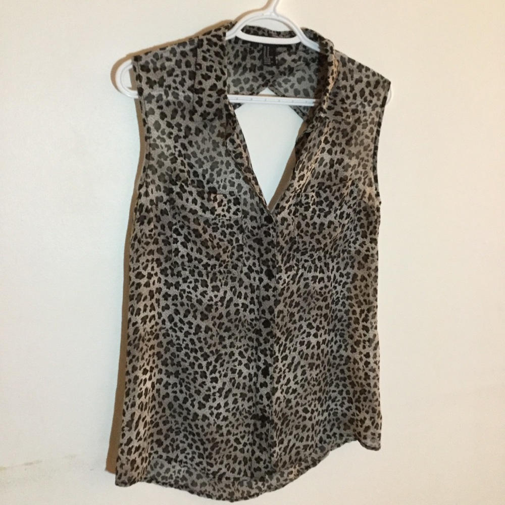 Sleeve less blouse